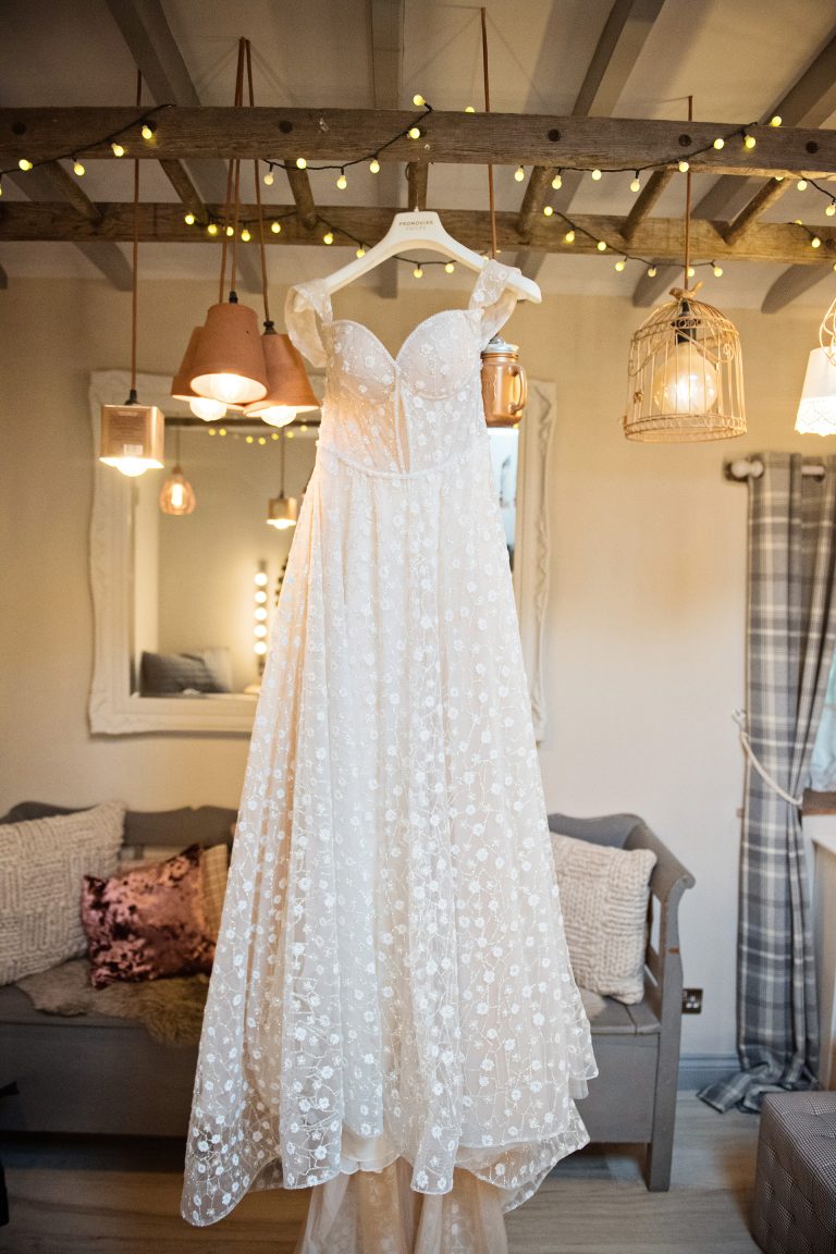 Blackwell-Grange-Blooming-Photography-Chloe-Alex-2-of-97_b0Puz01v