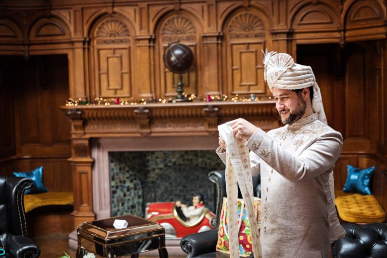 Hindu groomsmen, Manor By The Lake, candid photo by Blooming Photography