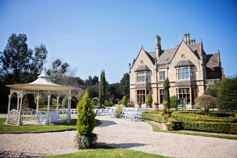 A lovely spring day out the back gardem at Manor By The Lake.