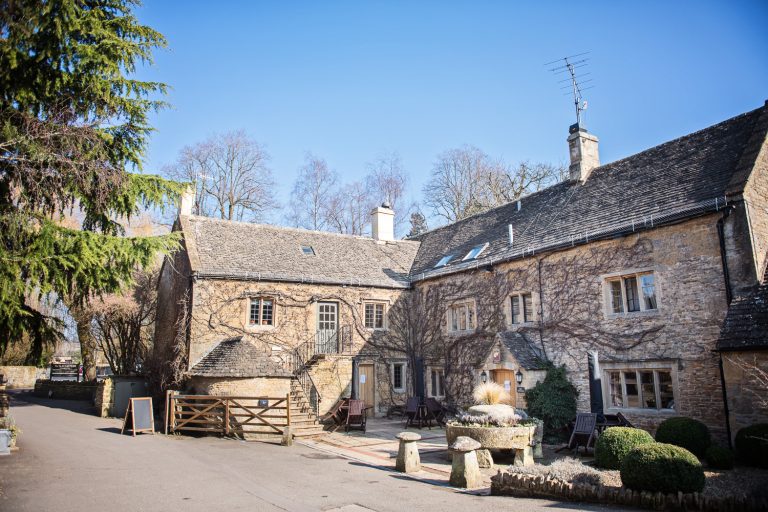 Exterior photo The Slaughters Country Inn
